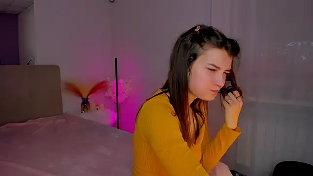 Laura Leee online show from 28, 1, 2025