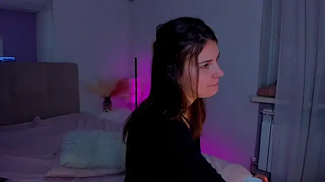 Laura Leee online show from 18, 3, 2025