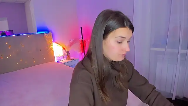 Laura Leee online show from 2, 2, 2026