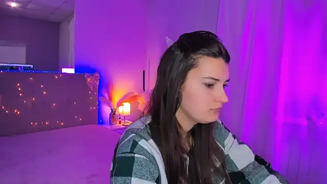 Laura Leee online show from 8, 4, 2026