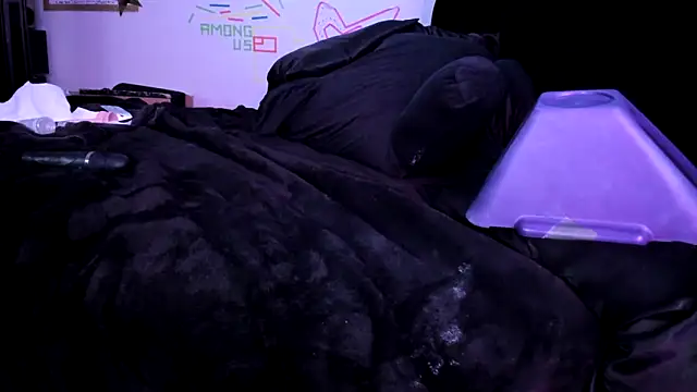 Snapshot of Midnightrose11 chatting on 8, 2, 2025 Midnightrose11 online show from 8, 2, 2025