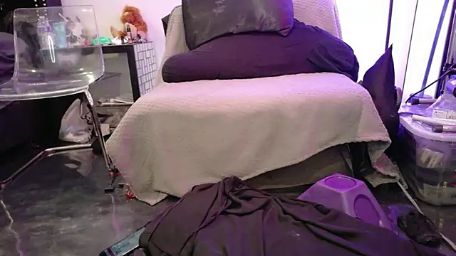 Snapshot of Midnightrose11 chatting on 21, 11, 2025 Midnightrose11 online show from 21, 11, 2025