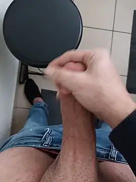 Snapshot of casper0303 chatting on 17, 12, 2024 casper0303 online show from 17, 12, 2024