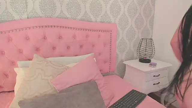 martina rivera  online show from 15, 12, 2025