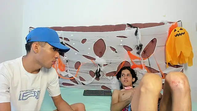 Snapshot of jony_honey chatting on 28, 10, 2025 jony honey online show from 28, 10, 2025