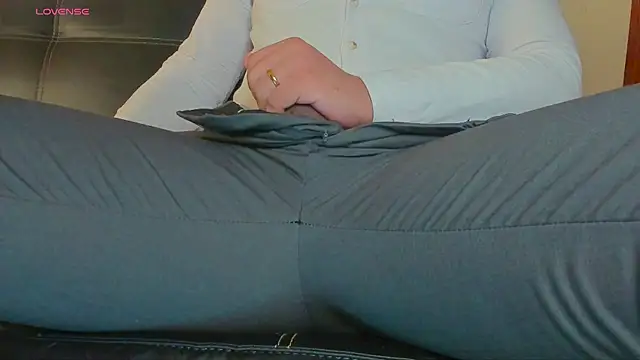 Snapshot of MrLonely02 chatting on 14, 12, 2024 MrLonely02 online show from 14, 12, 2024