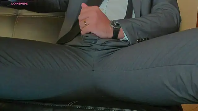 Snapshot of MrLonely02 chatting on 12, 1, 2025 MrLonely02 online show from 12, 1, 2025