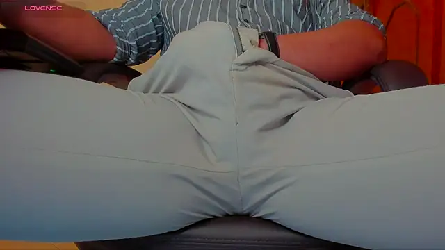 Snapshot of MrLonely02 chatting on 25, 1, 2025 MrLonely02 online show from 25, 1, 2025