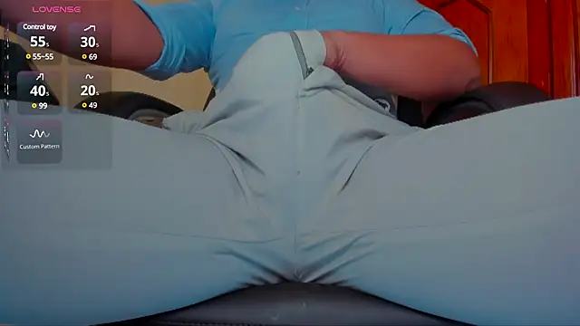 Snapshot of MrLonely02 chatting on 20, 2, 2025 MrLonely02 online show from 20, 2, 2025