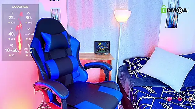 Snapshot of aron_wi chatting on 4, 11, 2025 aron wi online show from 4, 11, 2025