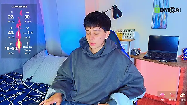 Snapshot of aron_wi chatting on 14, 12, 2025 aron wi online show from 14, 12, 2025