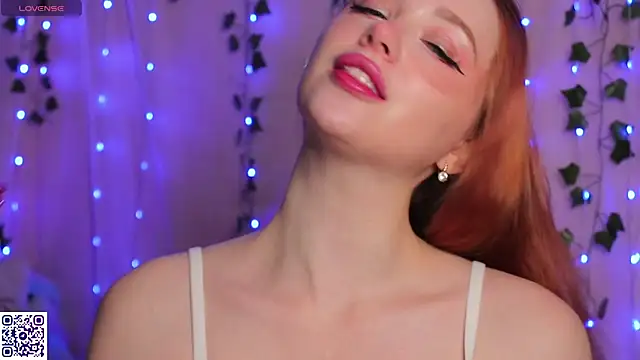 Snapshot of YourSkyAni chatting on 30, 11, 2025 YourSkyAni online show from 30, 11, 2025