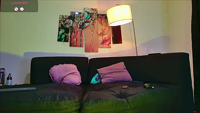 Lizzymontanaa online show from 27, 12, 2024