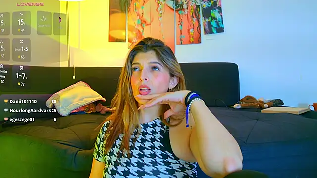 Lizzymontanaa online show from 15, 2, 2025