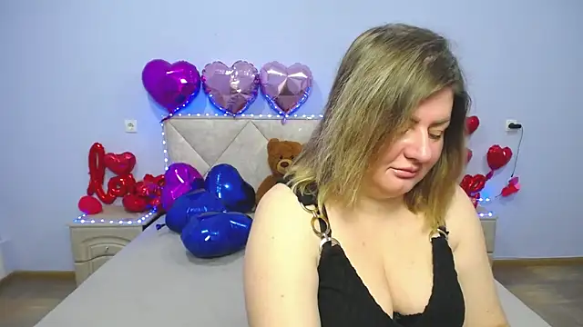 ZannaDreil online show from 4, 3, 2025