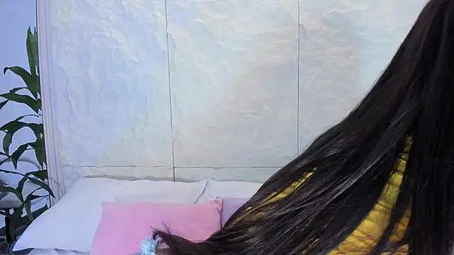 AvyMilton online show from 1, 12, 2025