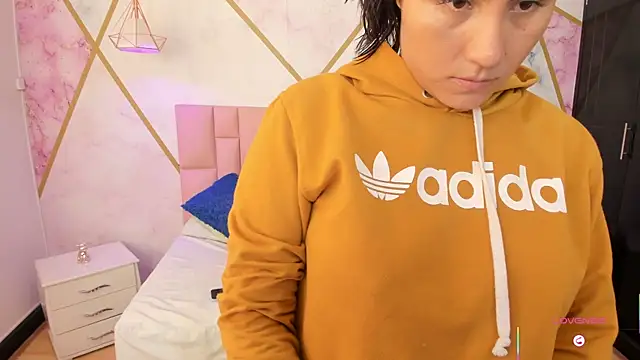 Snapshot of lizortiz chatting on 23, 10, 2025 lizortiz online show from 23, 10, 2025