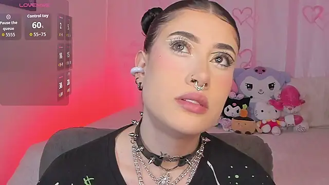 Snapshot of melody_suarez chatting on 8, 11, 2025 melody suarez online show from 8, 11, 2025