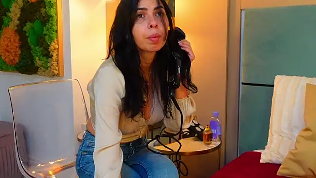 SarraRose online show from 28, 2, 2025