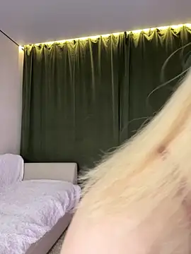 LoveLuna  online show from 5, 2, 2026