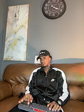 AaronCruz  online show from 6, 2, 2025