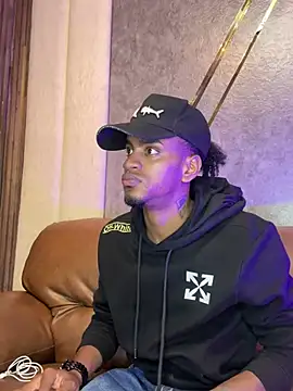 AaronCruz  online show from 12, 3, 2025