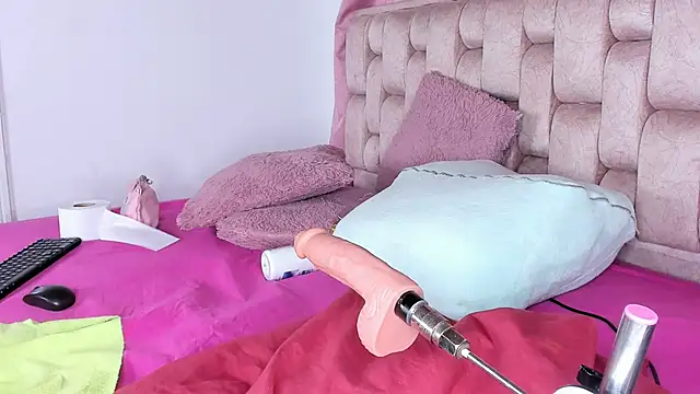 Roxy-Smith online show from 19, 4, 2026