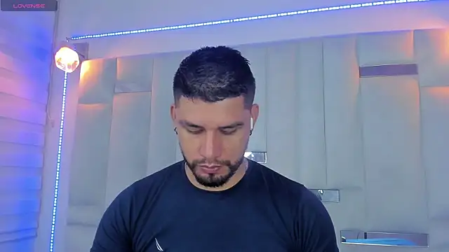 Jacoob19  online show from 22, 2, 2025