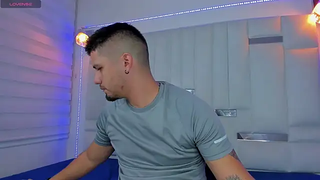 Jacoob19  online show from 4, 3, 2025