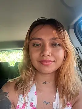 amanda-medrano1 online show from 17, 12, 2024