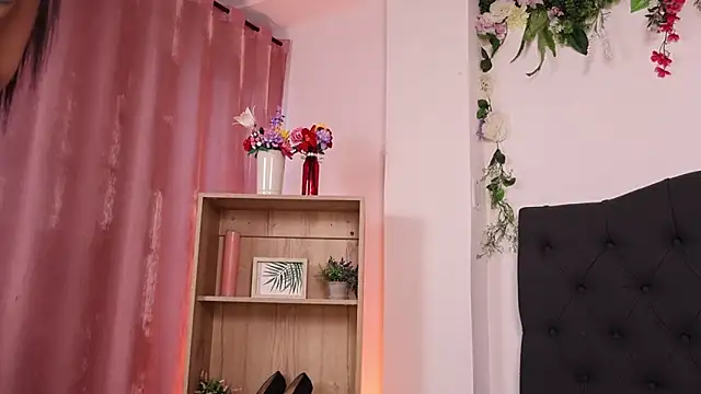 JulessCornett online show from 13, 2, 2026