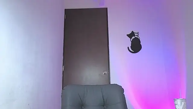 Snapshot of Saturno_v chatting on 24, 10, 2025 Saturno v online show from 24, 10, 2025