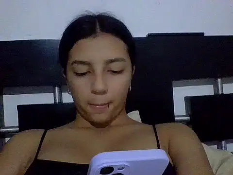 Snapshot of Tatiana_Oscar chatting on 3, 6, 2026 Tatiana Oscar online show from 3, 6, 2026