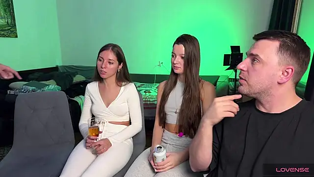 fcjuicy pussy online show from 29, 1, 2025