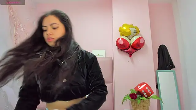 Snapshot of soyzarahtorres chatting on 21, 10, 2025 soyzarahtorres online show from 21, 10, 2025