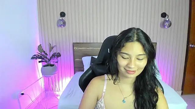 Snapshot of melody_flowers chatting on 4, 1, 2025 melody flowers online show from 4, 1, 2025