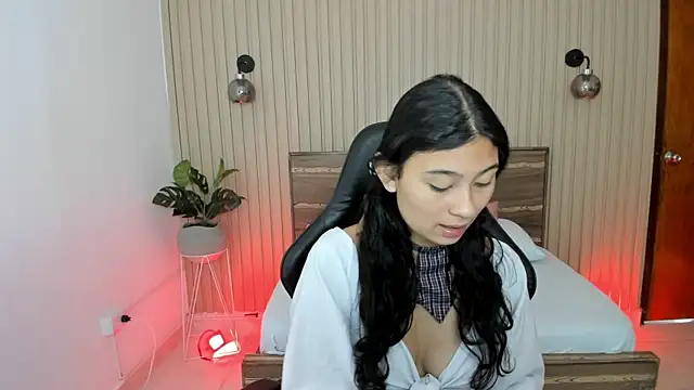 Snapshot of melody_flowers chatting on 4, 2, 2025 melody flowers online show from 4, 2, 2025