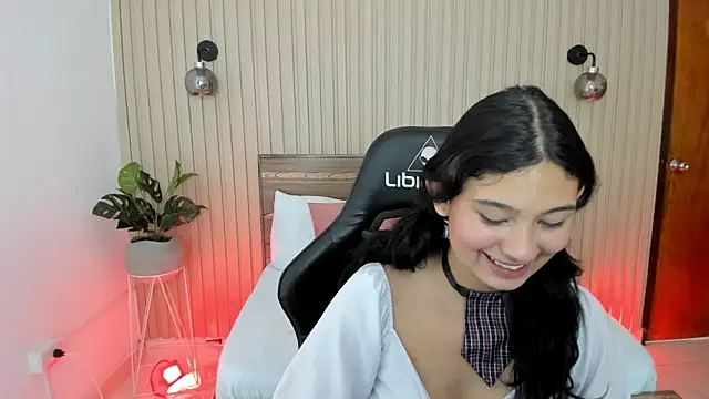 Snapshot of melody_flowers chatting on 4, 2, 2025 melody flowers online show from 4, 2, 2025