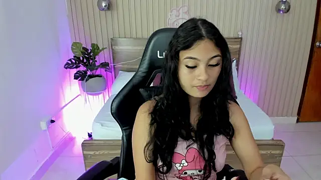 Snapshot of melody_flowers chatting on 25, 2, 2025 melody flowers online show from 25, 2, 2025