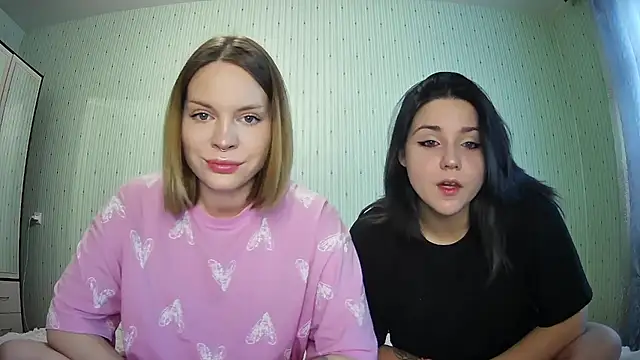 Snapshot of ChrisGirls chatting on 23, 10, 2025 ChrisGirls online show from 23, 10, 2025