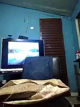 hugosafado333 online show from 5, 1, 2025