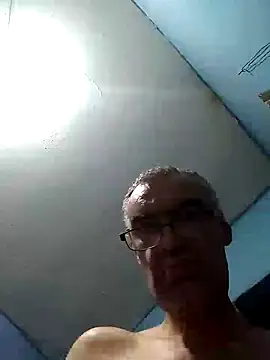 hugosafado333 online show from 14, 1, 2025