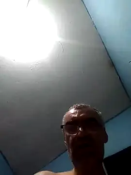 hugosafado333 online show from 17, 1, 2025