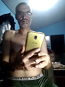 hugosafado333 online show from 10, 2, 2025