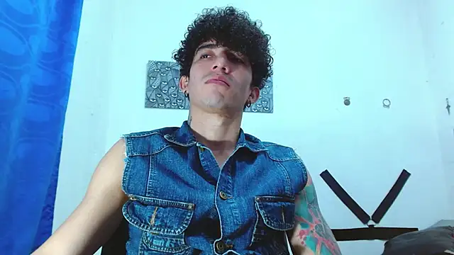 Snapshot of targuerian22 chatting on 23, 12, 2024 targuerian22 online show from 23, 12, 2024