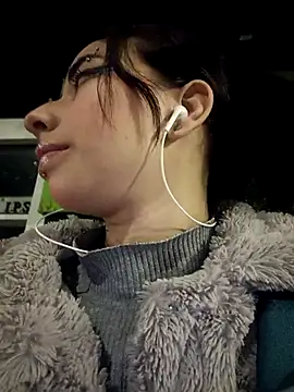 hanna  azumi online show from 21, 2, 2025