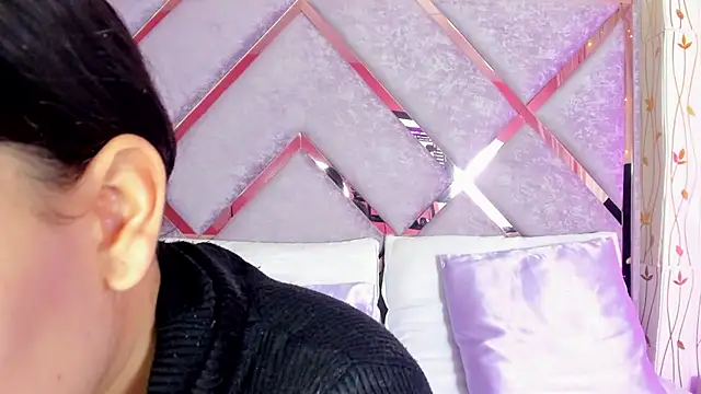 hanna  azumi online show from 7, 3, 2025