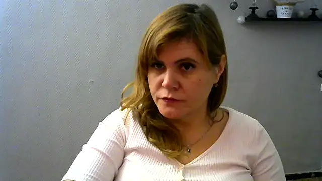 Snapshot of DaniellaKiss chatting on 5, 2, 2025 DaniellaKiss online show from 5, 2, 2025