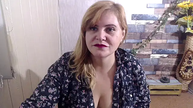 Snapshot of DaniellaKiss chatting on 21, 9, 2025 DaniellaKiss online show from 21, 9, 2025