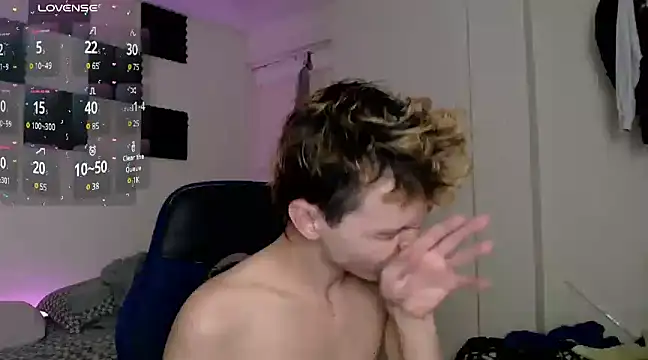 Snapshot of bryamado69 chatting on 5, 2, 2025 bryamado69 online show from 5, 2, 2025